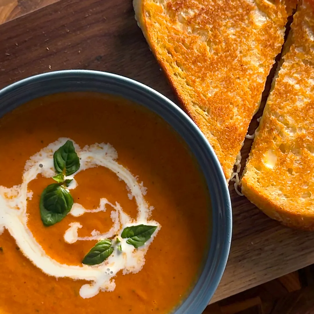 Creamy Tomato Soup With Gooey Grilled Cheese