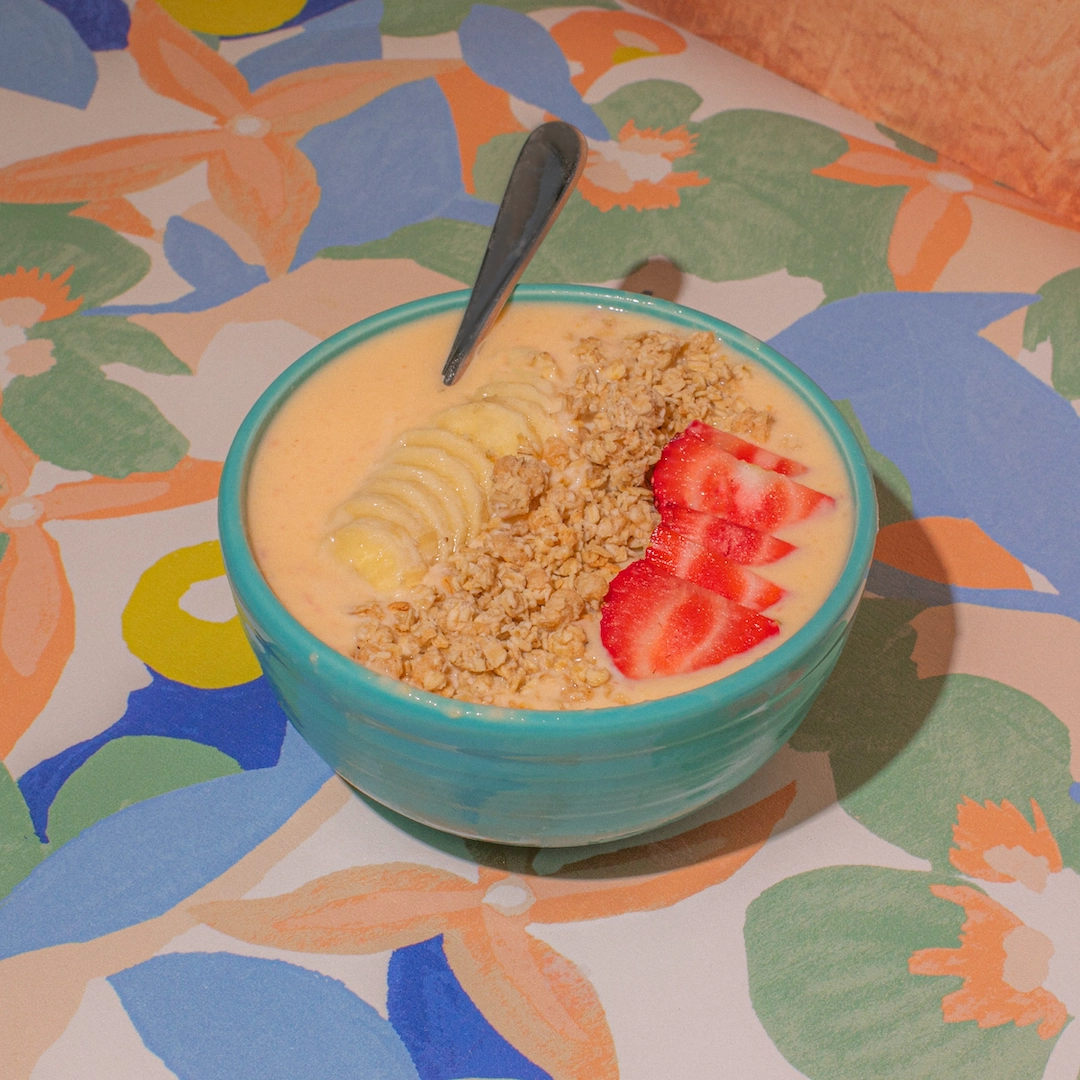Paulina’s Fruity Protein Smoothie Bowl